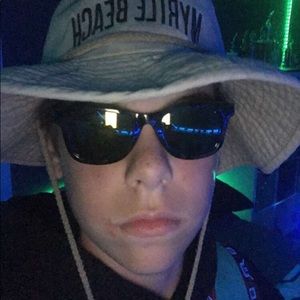 Meet your Posher, Lucas